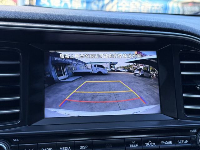 SPORT 極速型 換檔撥片 盲點偵測 CarPlay主機 免鑰匙解鎖啟動 分區溫控 倒車顯影 定速巡航 可調式閥門  第15張相片