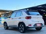 B款 原廠保養紀錄 奶茶咖啡雙色 環景系統 盲點偵測 CarPlay 免鑰匙解鎖啟動 車道置中輔助 恆溫空調  第3張縮圖