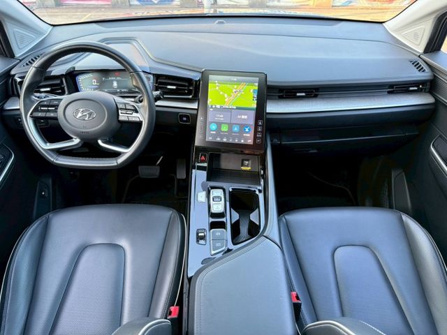 大七人座 全景天窗 盲點偵測 環景系統 導航系統 ACC跟車 車道置中維持輔助 AEB緊急煞停 免鑰匙解鎖啟動 LED燈  第9張相片