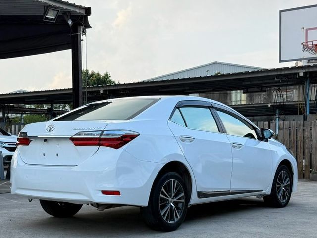 升級360環景系統 無線CarPlay主機 免鑰匙摸門解鎖啟動 恆溫空調 定速巡航 LED日行燈 電動收折 駐車雷達  第4張相片