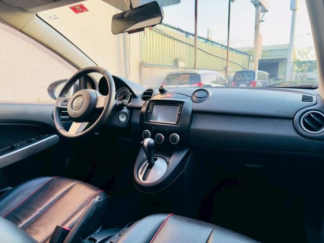 Mazda Mazda2  第7張相片