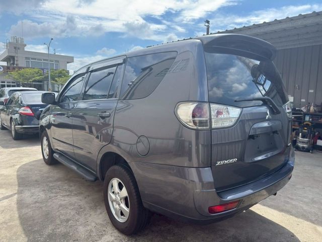 Mitsubishi Zinger  第7張相片