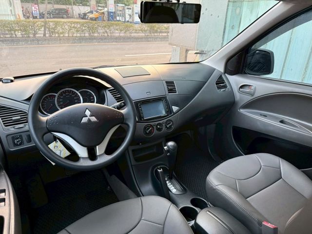 Mitsubishi Zinger  第13張相片