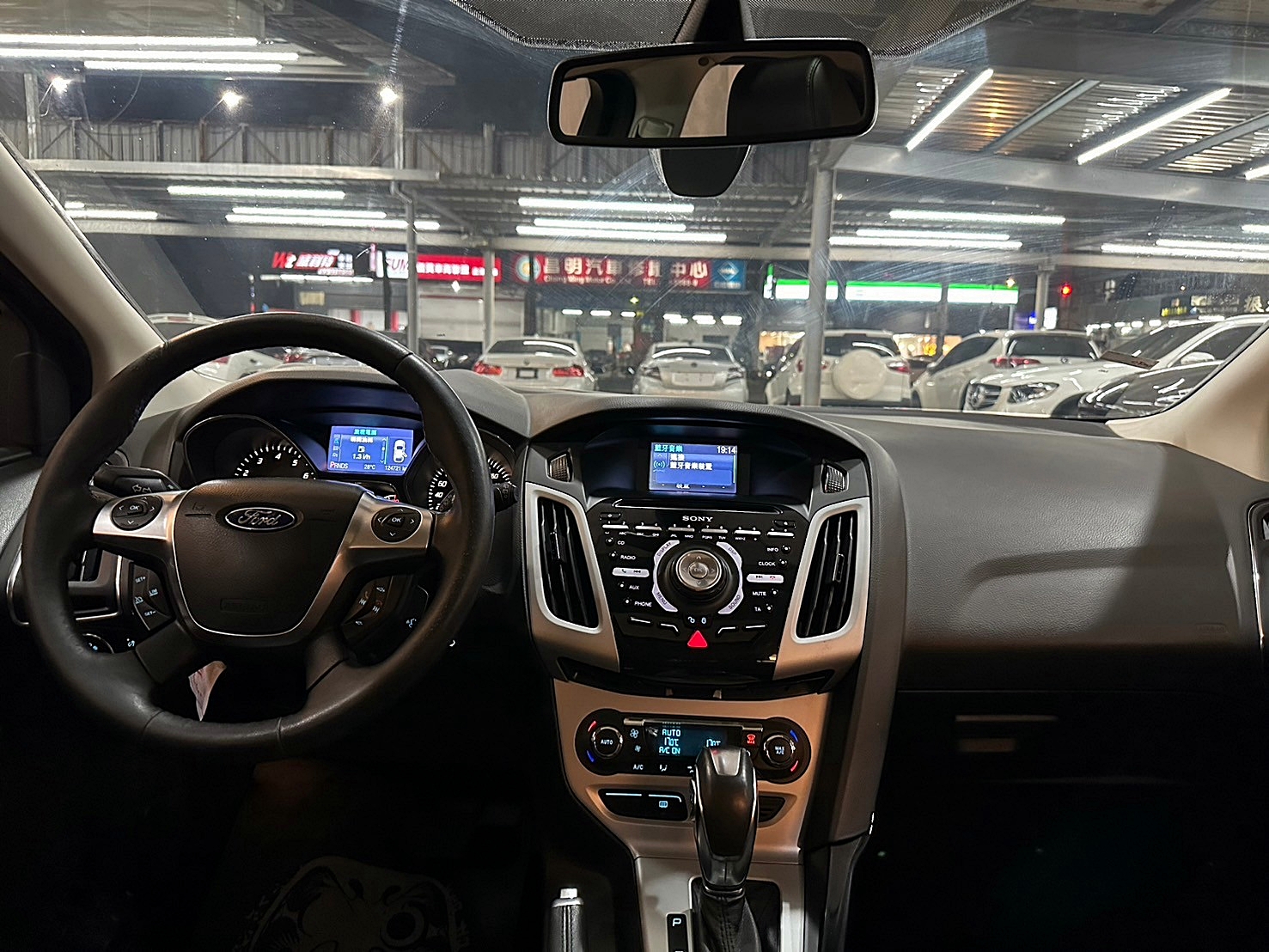 LINE:goodcar888 2013年 Ford Focus 5D 2.0汽油運動型 雙離合器6速自手排 自然進氣  第6張相片