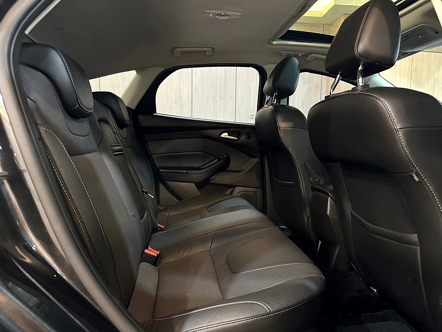 LINE:goodcar888 2013年 Ford Focus 5D 2.0汽油運動型 雙離合器6速自手排 自然進氣  第12張相片