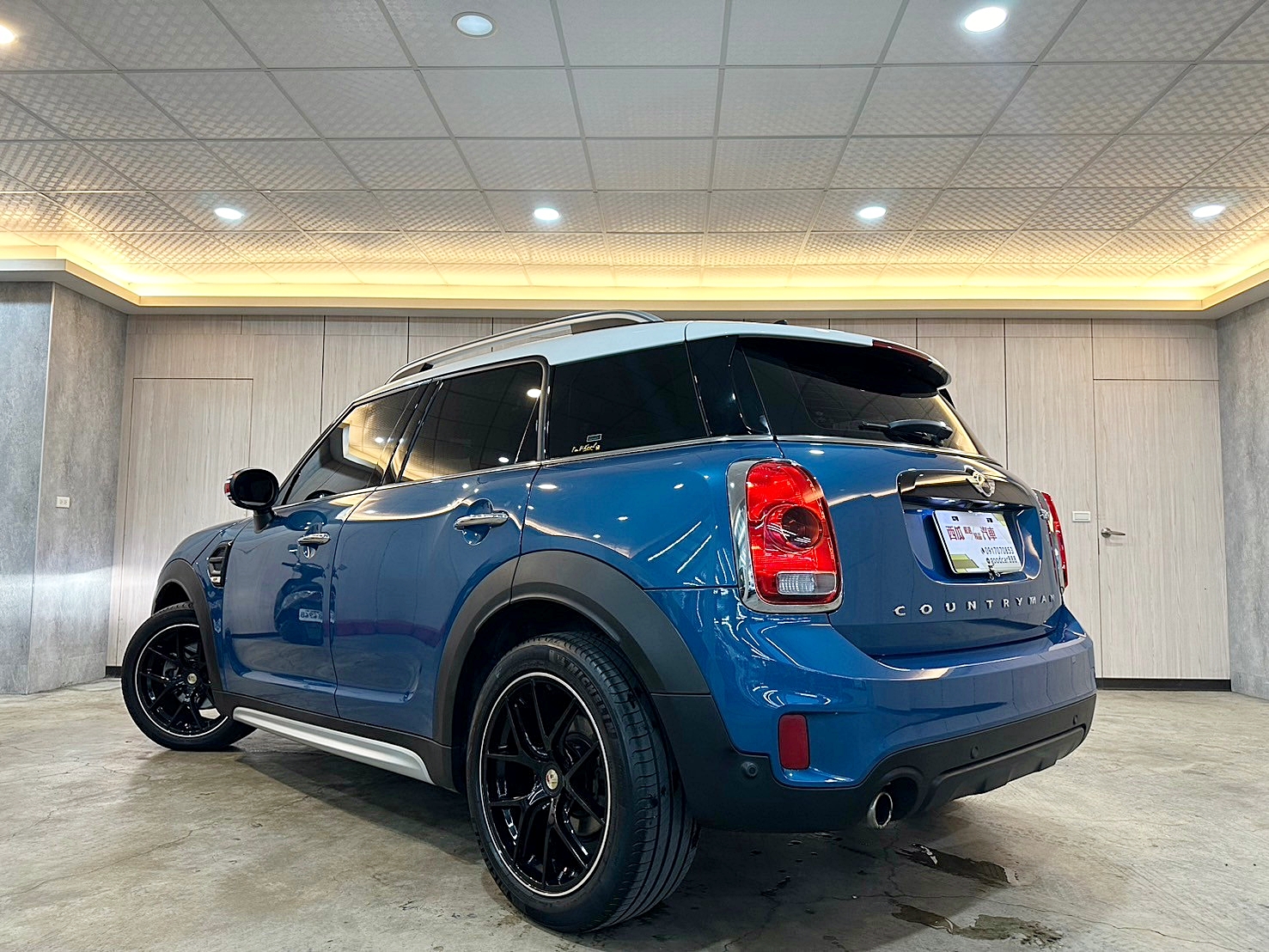 2018年 Mini Cooper Countryman 1.5 6速手自排 渦輪增壓 升級18吋鋁圈(Michelin輪胎)  第18張相片