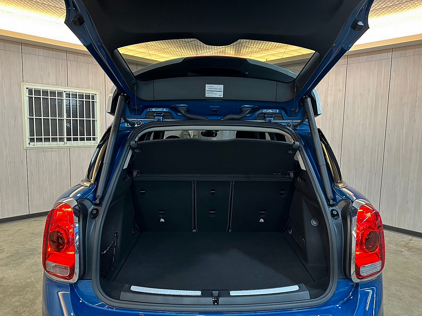 2018年 Mini Cooper Countryman 1.5 6速手自排 渦輪增壓 升級18吋鋁圈(Michelin輪胎)  第20張相片