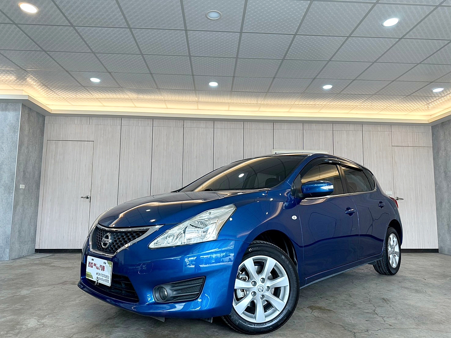 2015年 Nissan Tiida 5D 豪華影音版 僅跑13萬 CVT無段變速 自然進氣  第1張相片