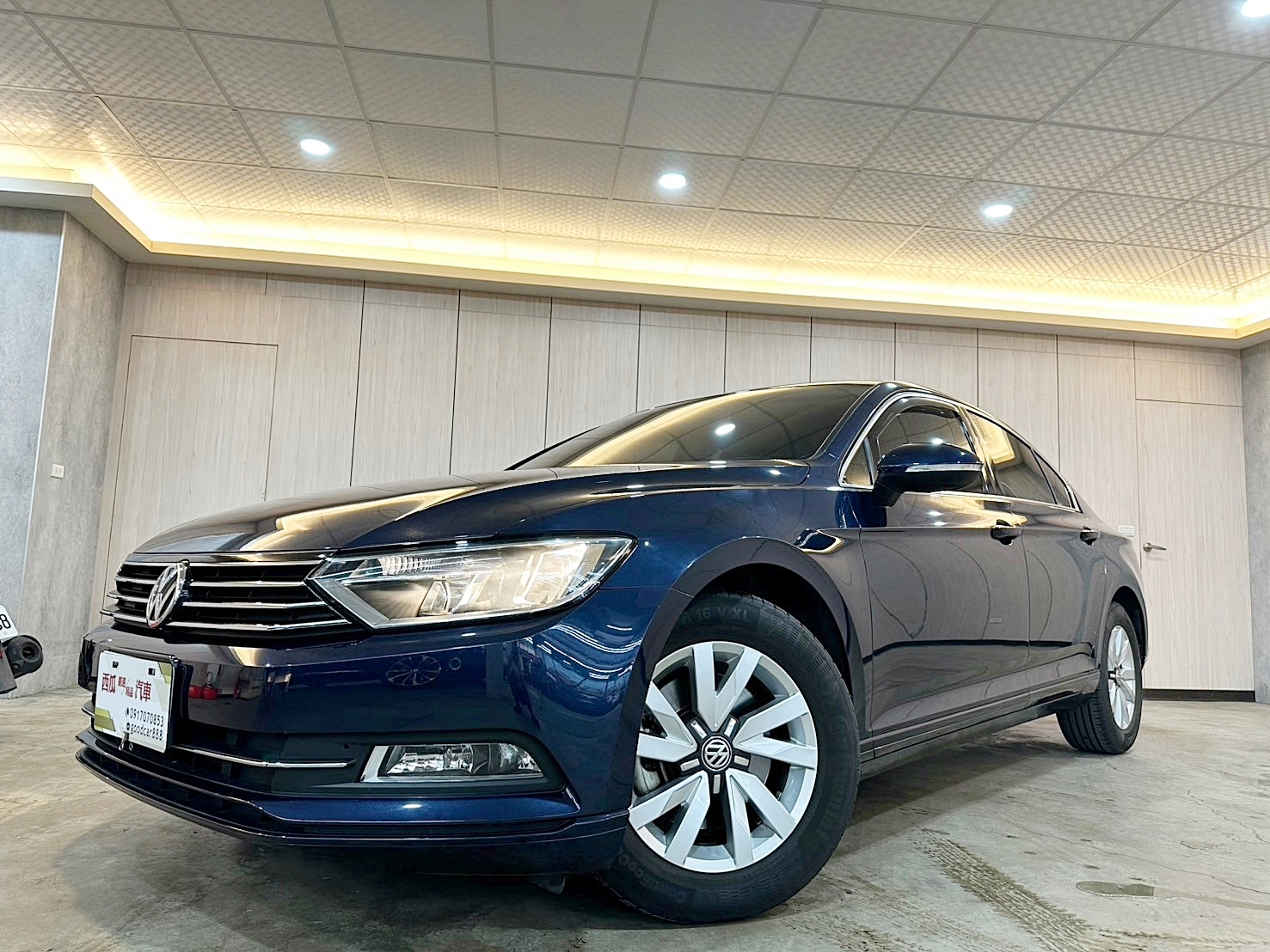 2015年 福斯 Passat Sedan 280 TSI 1.4 新車價135萬 僅跑四萬 一年跑四千 雙離合器7速自手排 渦輪增壓  第1張相片