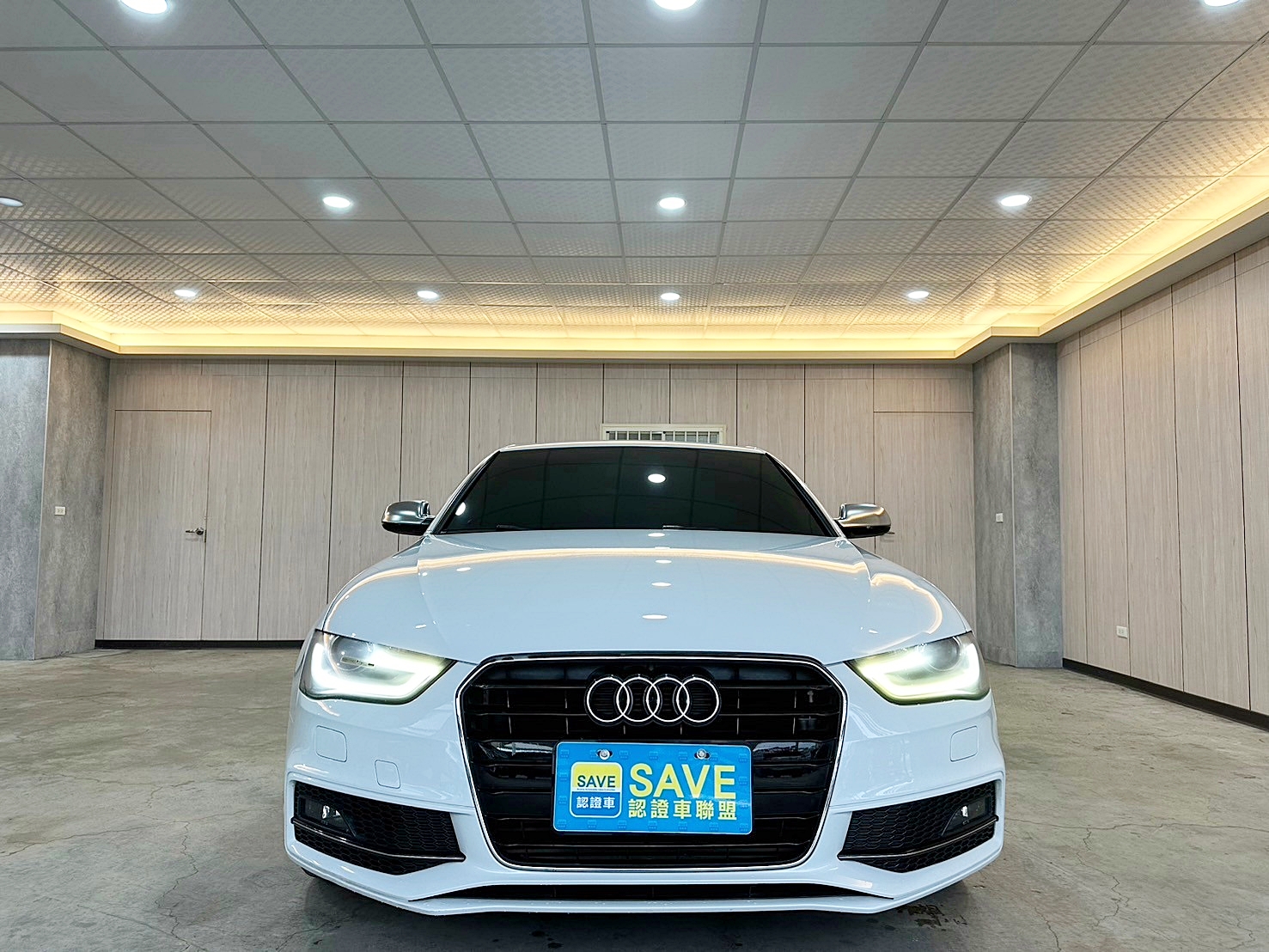 型男必備 2015年 Audi A4 1.8 25 TFSI CVT 8速手自排 渦輪增壓  第2張相片