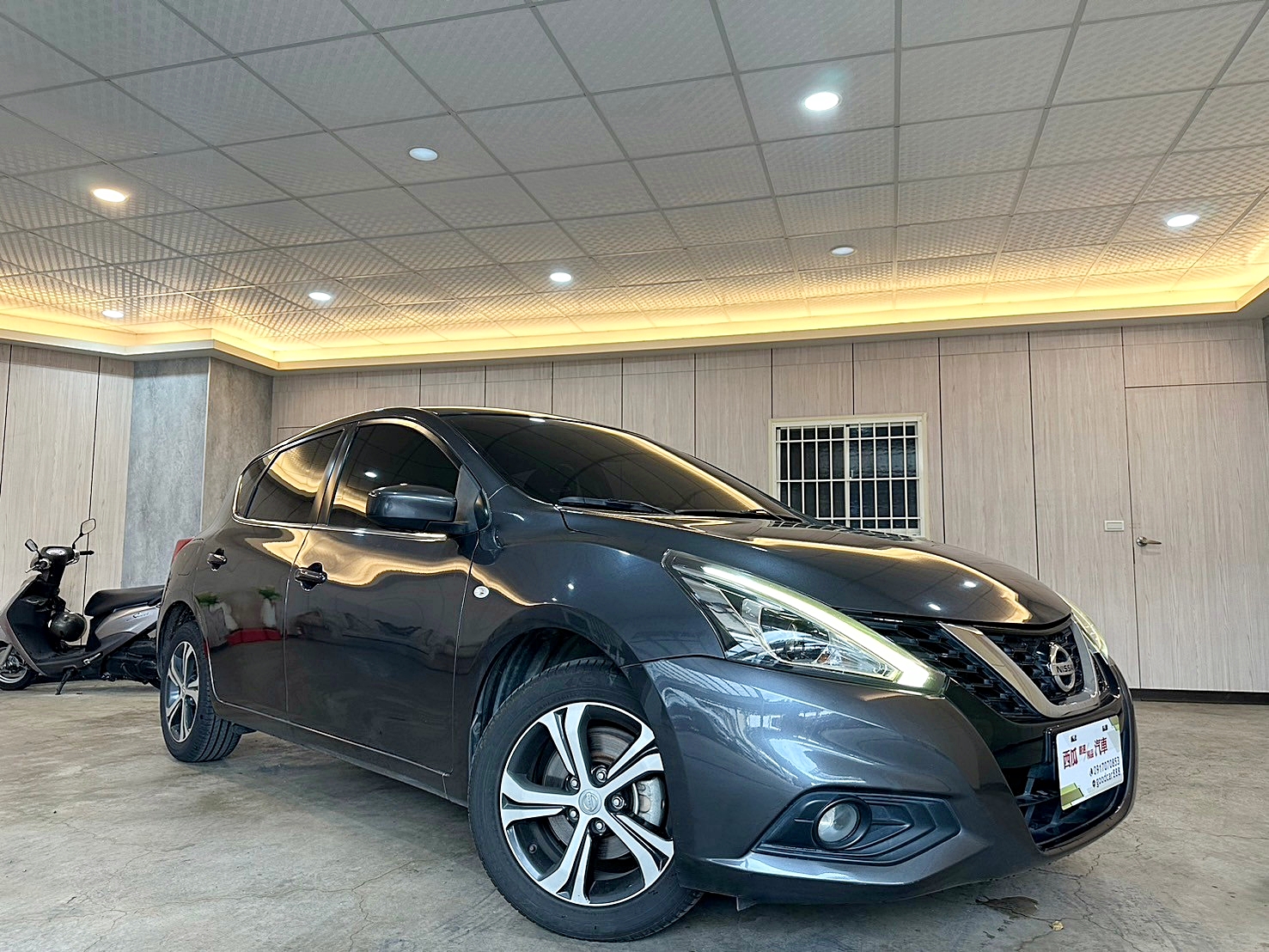 2018年 Nissan Tiida 5D 旗艦版 CVT無段變速 自然進氣 僅跑12萬 ✨盲點偵測  第3張相片