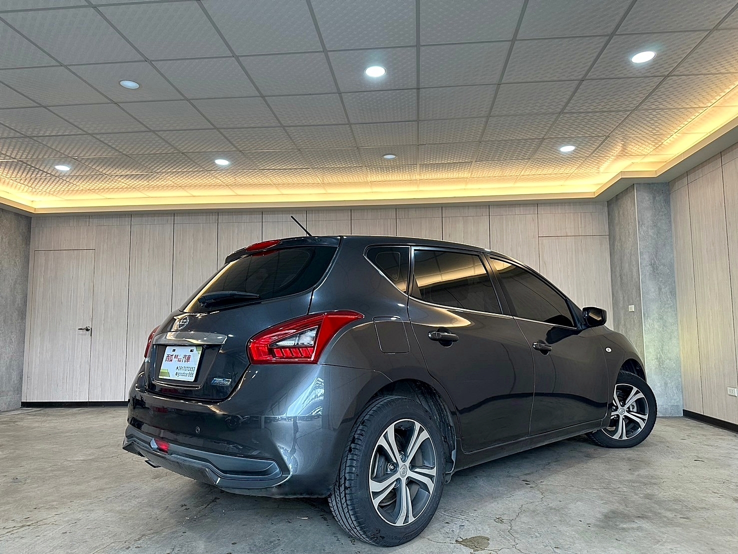 2018年 Nissan Tiida 5D 旗艦版 CVT無段變速 自然進氣 僅跑12萬 ✨盲點偵測  第14張相片