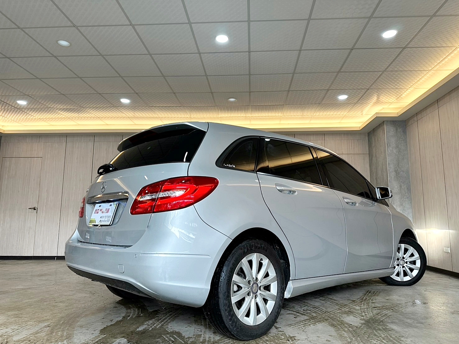 2013年 Benz B180 1.6 僅跑八萬 新車價149萬 雙離合器7速自手排 渦輪增壓  第11張相片
