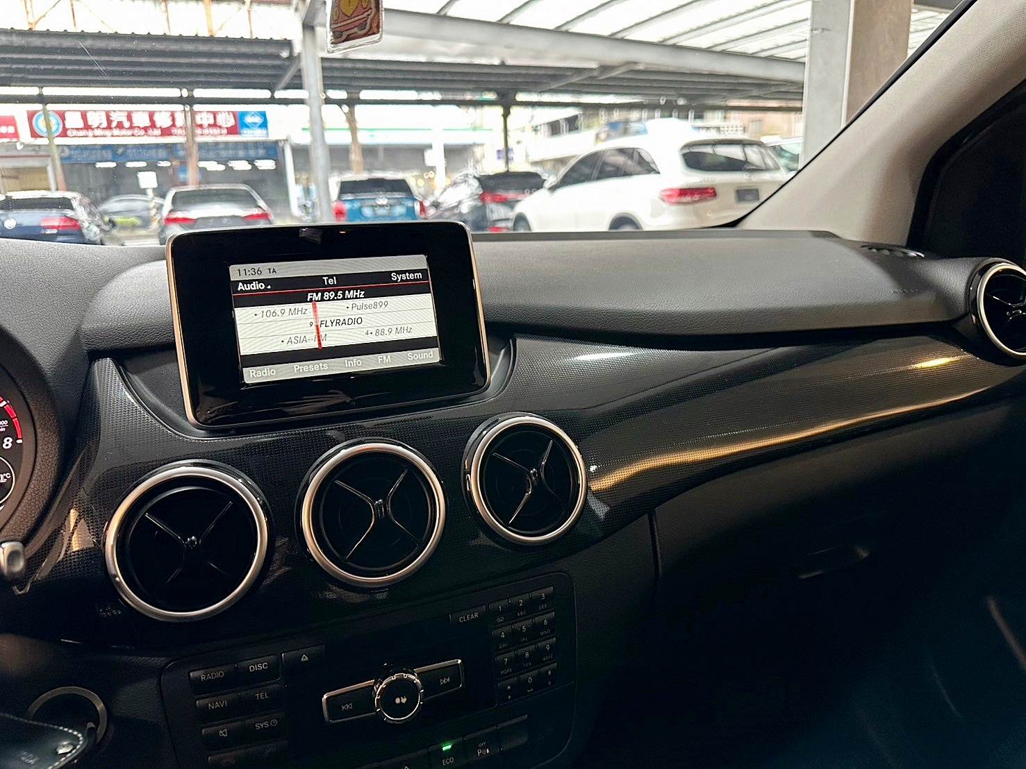 2013年 Benz B180 1.6 僅跑八萬 新車價149萬 雙離合器7速自手排 渦輪增壓  第15張相片