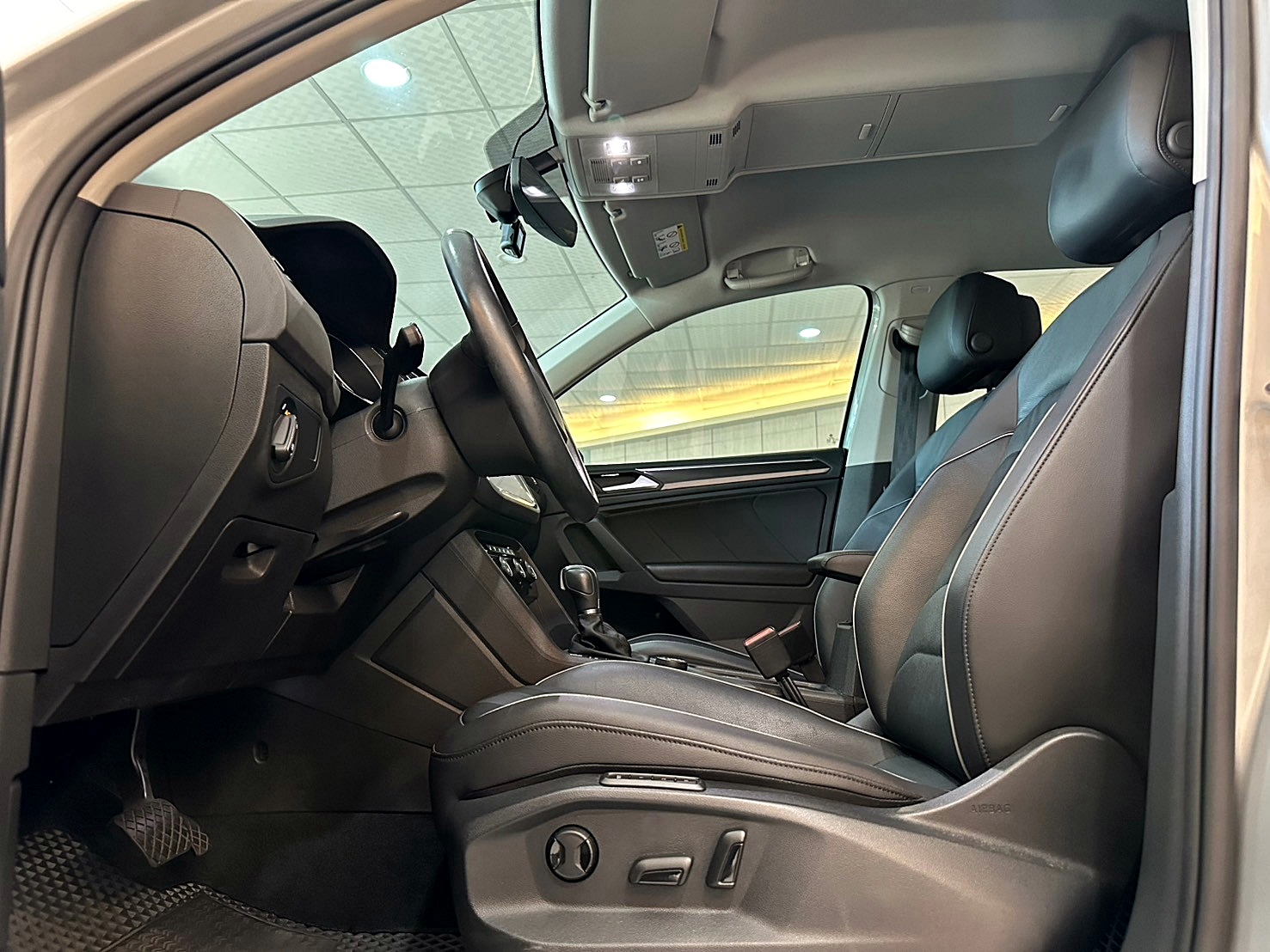 2019年 福斯 TIGUAN 330 TSI 4WD 新車價130萬 原廠保養 雙離合器7速自手排 渦輪增壓  第3張相片