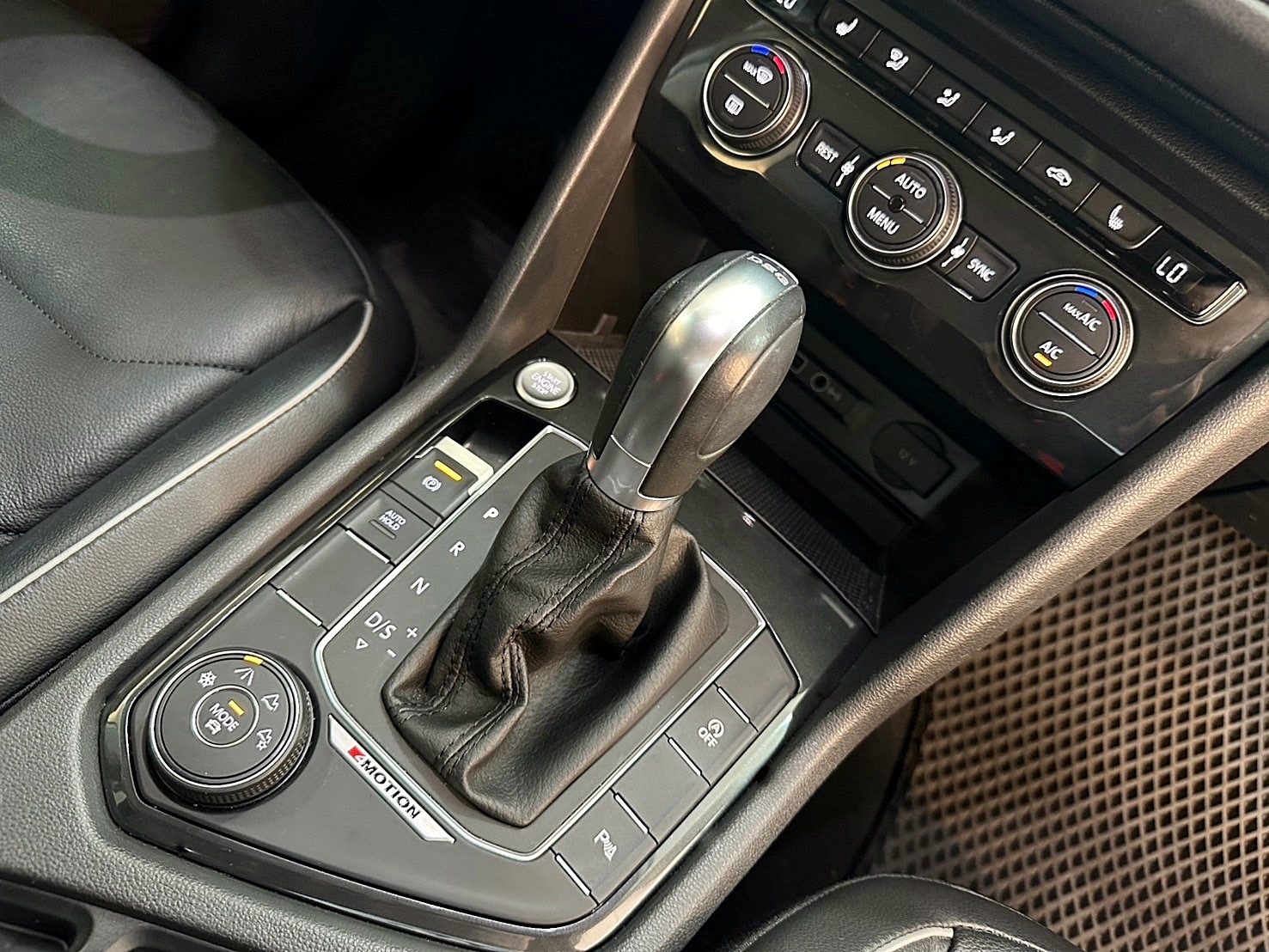 2019年 福斯 TIGUAN 330 TSI 4WD 新車價130萬 原廠保養 雙離合器7速自手排 渦輪增壓  第12張相片