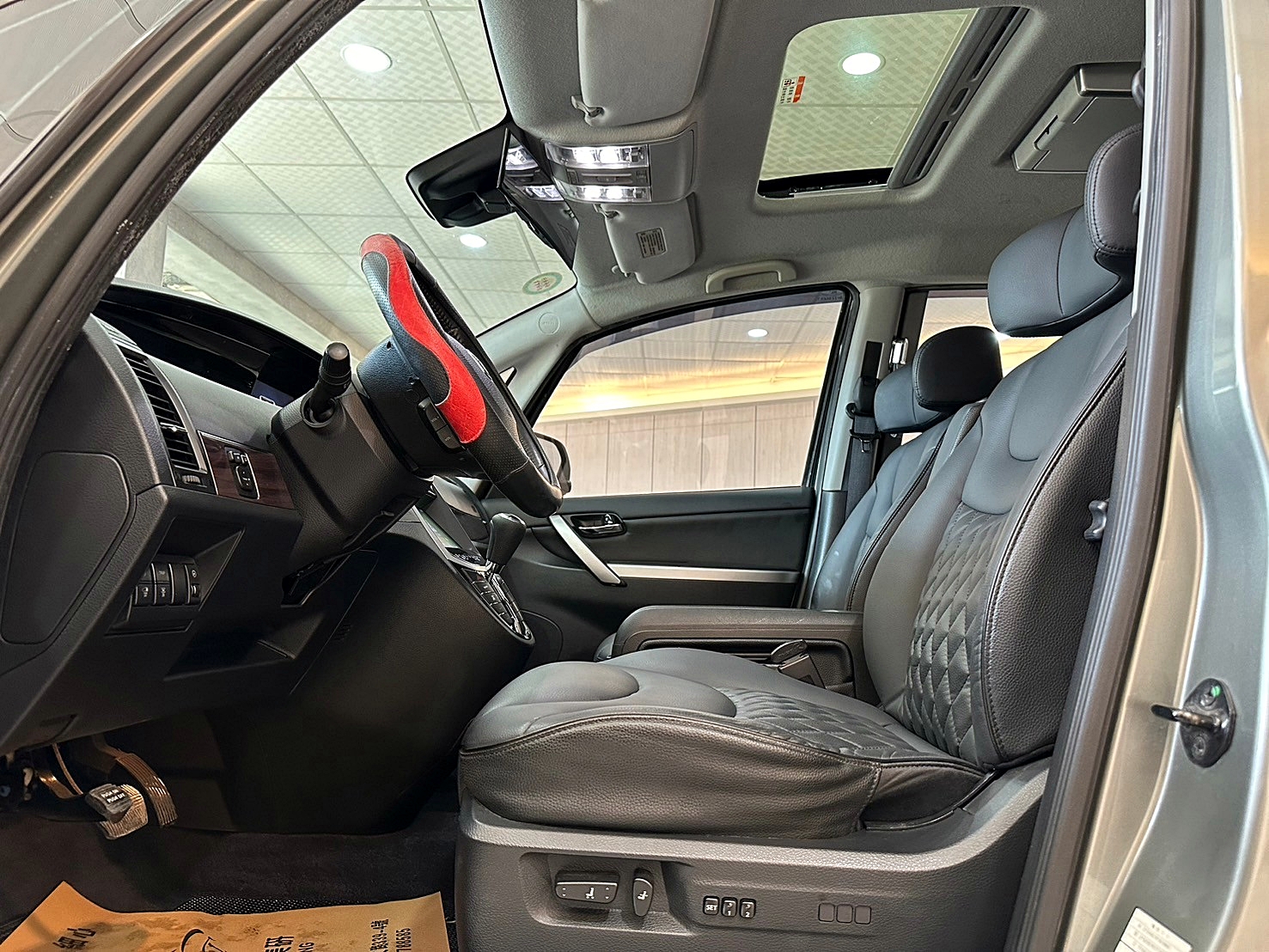 超少開 兩年保固 2015年 Luxgen M7 Turbo 2.2 旗艦型 僅跑六萬 5速手自排 渦輪增壓  第4張相片
