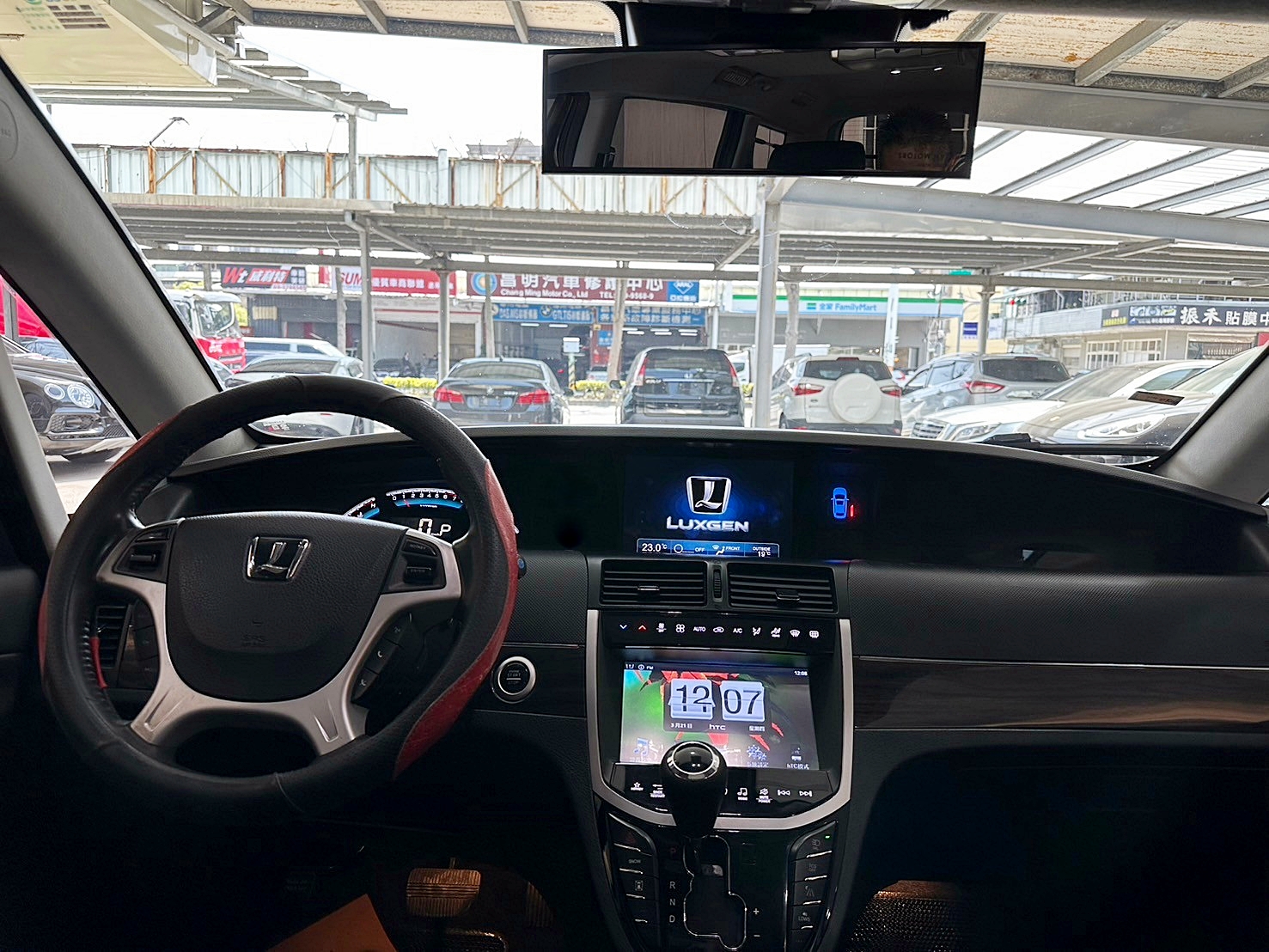 超少開 兩年保固 2015年 Luxgen M7 Turbo 2.2 旗艦型 僅跑六萬 5速手自排 渦輪增壓  第6張相片