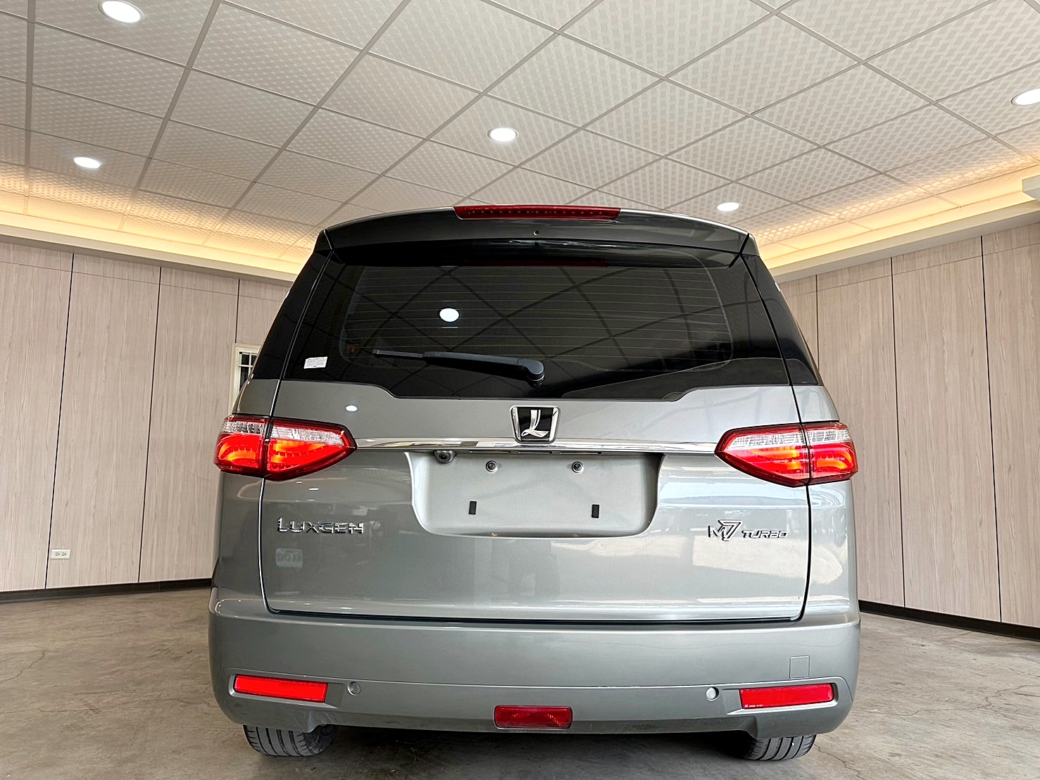 超少開 兩年保固 2015年 Luxgen M7 Turbo 2.2 旗艦型 僅跑六萬 5速手自排 渦輪增壓  第20張相片