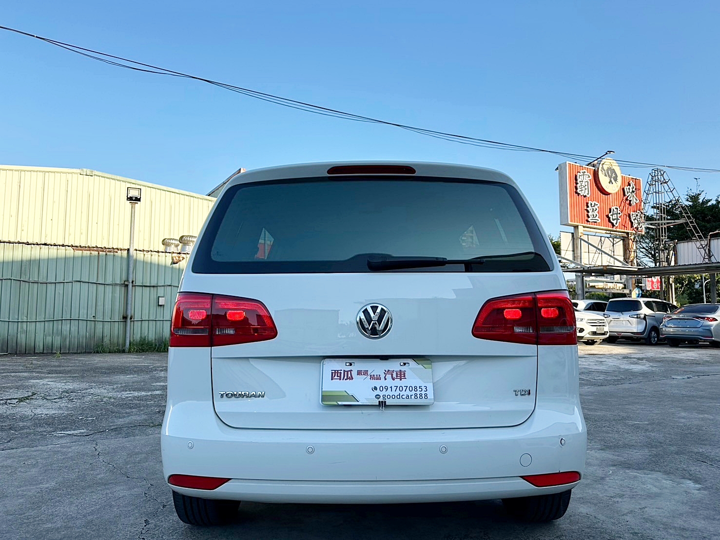 僅跑三萬 僅跑三萬 福斯 Touran 1.6 TDI 新車價113萬  第11張相片