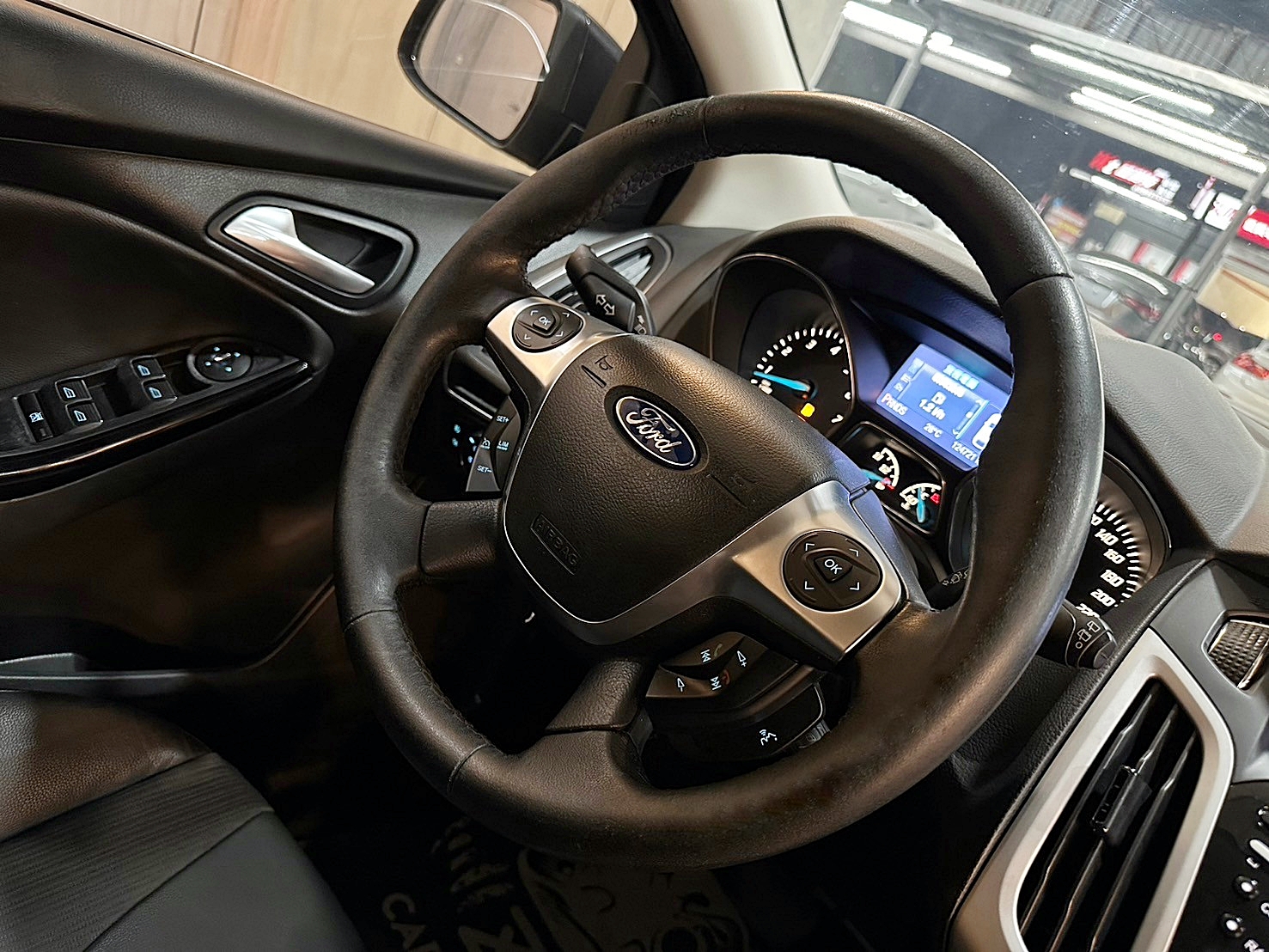 LINE:goodcar888 2013年 Ford Focus 5D 2.0汽油運動型 雙離合器6速自手排 自然進氣  第7張相片