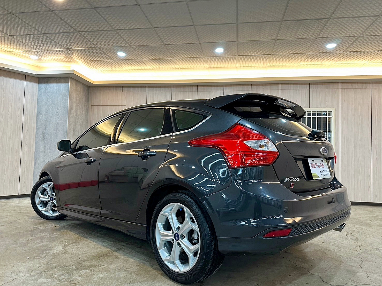 LINE:goodcar888 2013年 Ford Focus 5D 2.0汽油運動型 雙離合器6速自手排 自然進氣  第15張相片