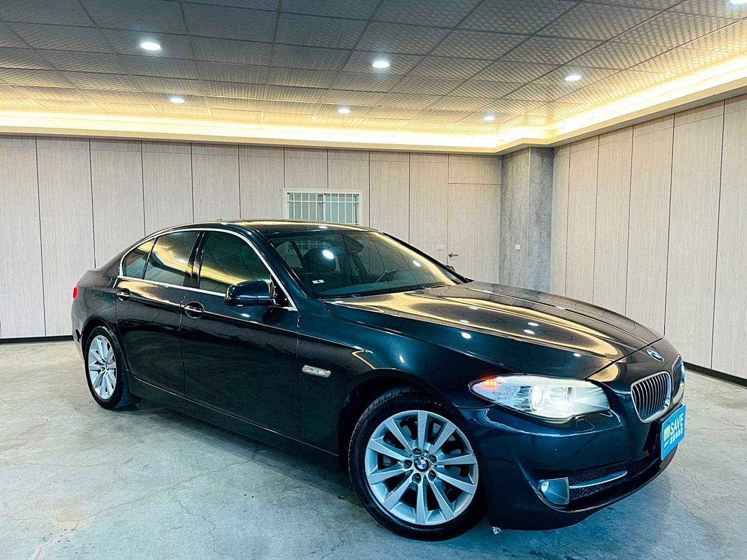 LINE:goodcar888 2010年 BMW 528i 3.0 一手車 僅跑14萬 新車價337萬 8速手自排 自然進氣 🔥前霧燈   第2張相片