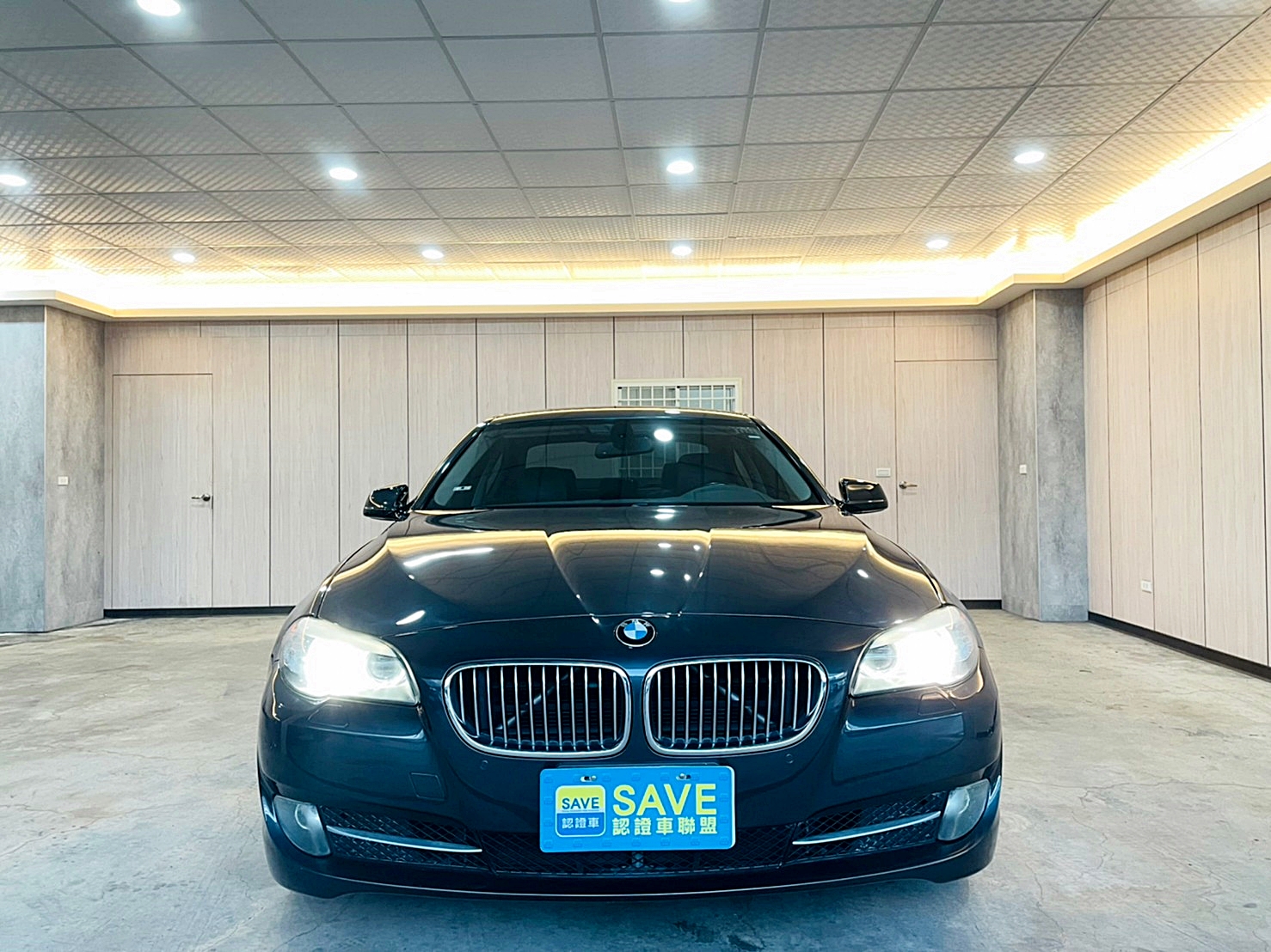 LINE:goodcar888 2010年 BMW 528i 3.0 一手車 僅跑14萬 新車價337萬 8速手自排 自然進氣 🔥前霧燈   第4張相片