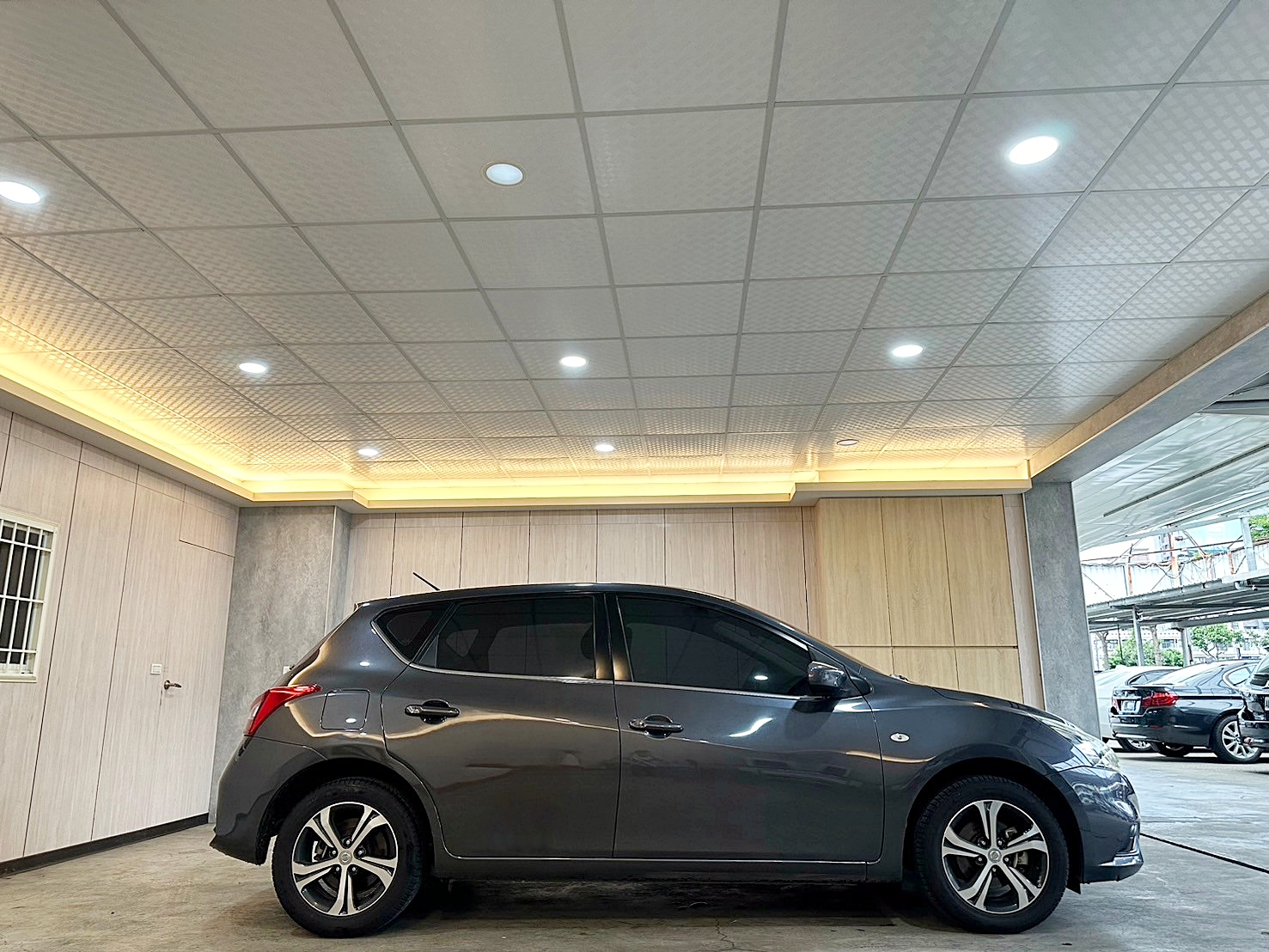 LINE:goodcar888 2018年 Nissan Tiida 5D 旗艦版 CVT無段變速 自然進氣 僅跑12萬 ✨盲點偵測  第7張相片