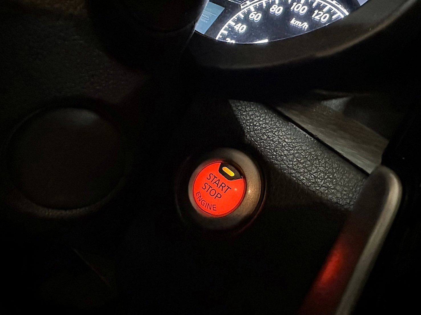 LINE:goodcar888 2018年 Nissan Tiida 5D 旗艦版 CVT無段變速 自然進氣 僅跑12萬 ✨盲點偵測  第9張相片