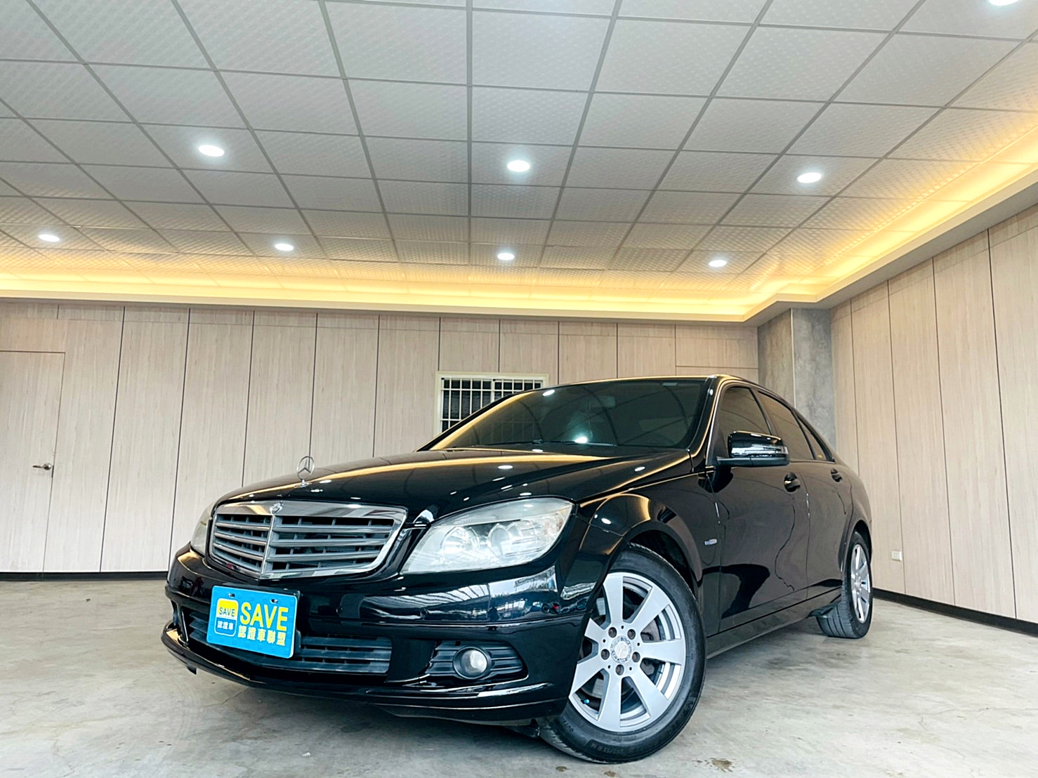 LINE:goodcar888 2010年 Benz C200 CGI 1.8 新車價205萬 5速手自排 渦輪增壓    第3張相片