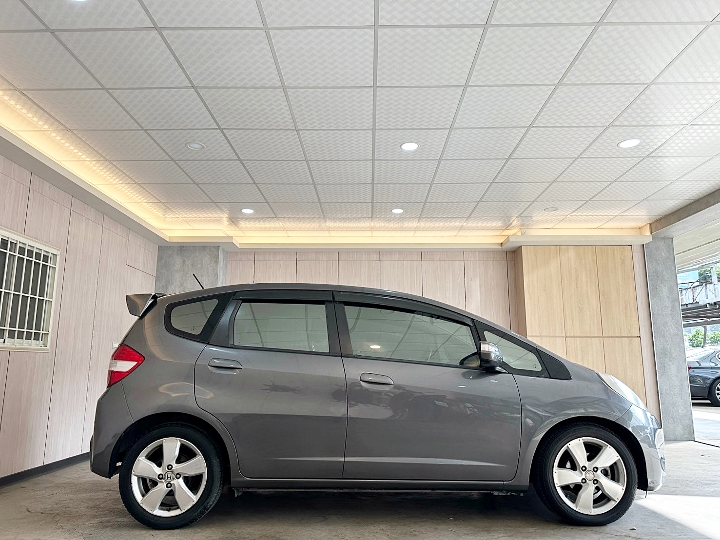 LINE:goodcar888 2012年 Honda Fit 1.5 VTi-S 僅跑九萬 一年跑約七千 5速手自排 自然進氣  第3張相片
