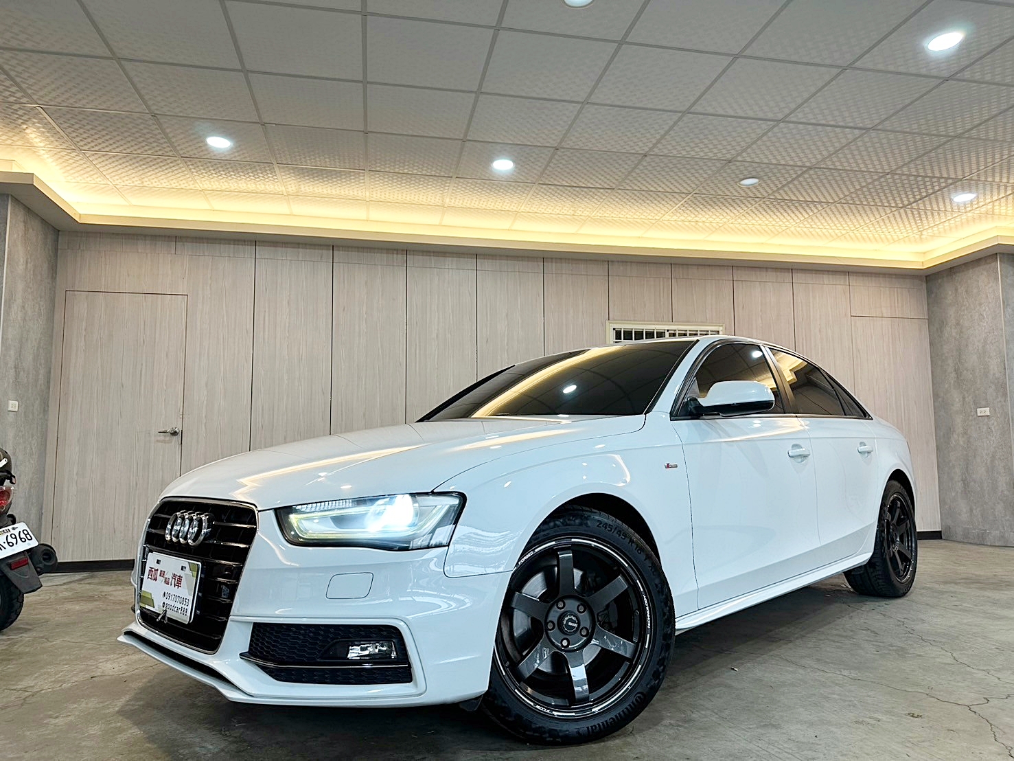 LINE:goodcar888 2015年 Audi A4 1.8 25 TFSI CVT 8速手自排 渦輪增壓  第1張相片