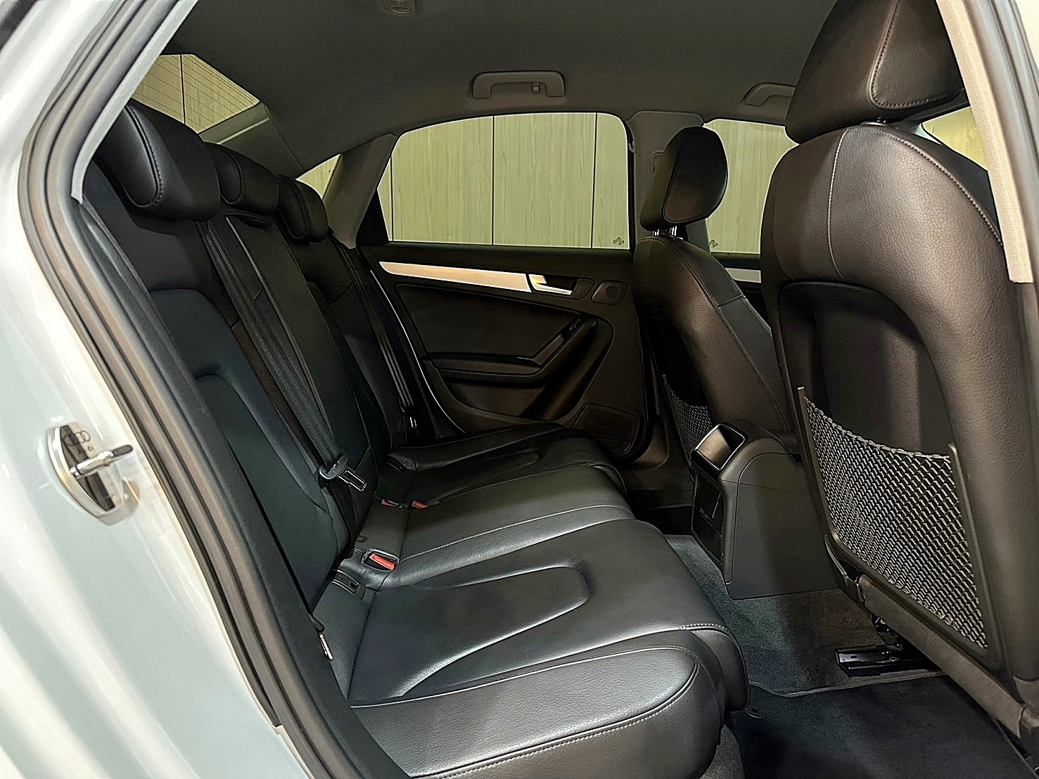LINE:goodcar888 2015年 Audi A4 1.8 25 TFSI CVT 8速手自排 渦輪增壓  第12張相片