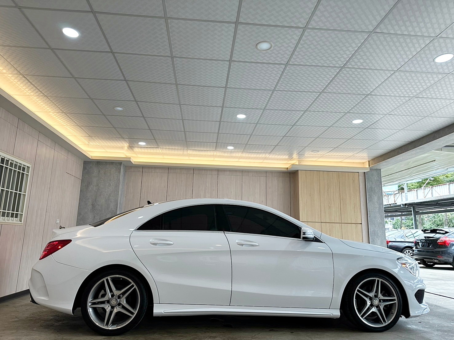 LINE:goodcar888 2014年 BENZ CLA250 AMG 2.0 美規  僅跑九萬 內外如新  第3張相片