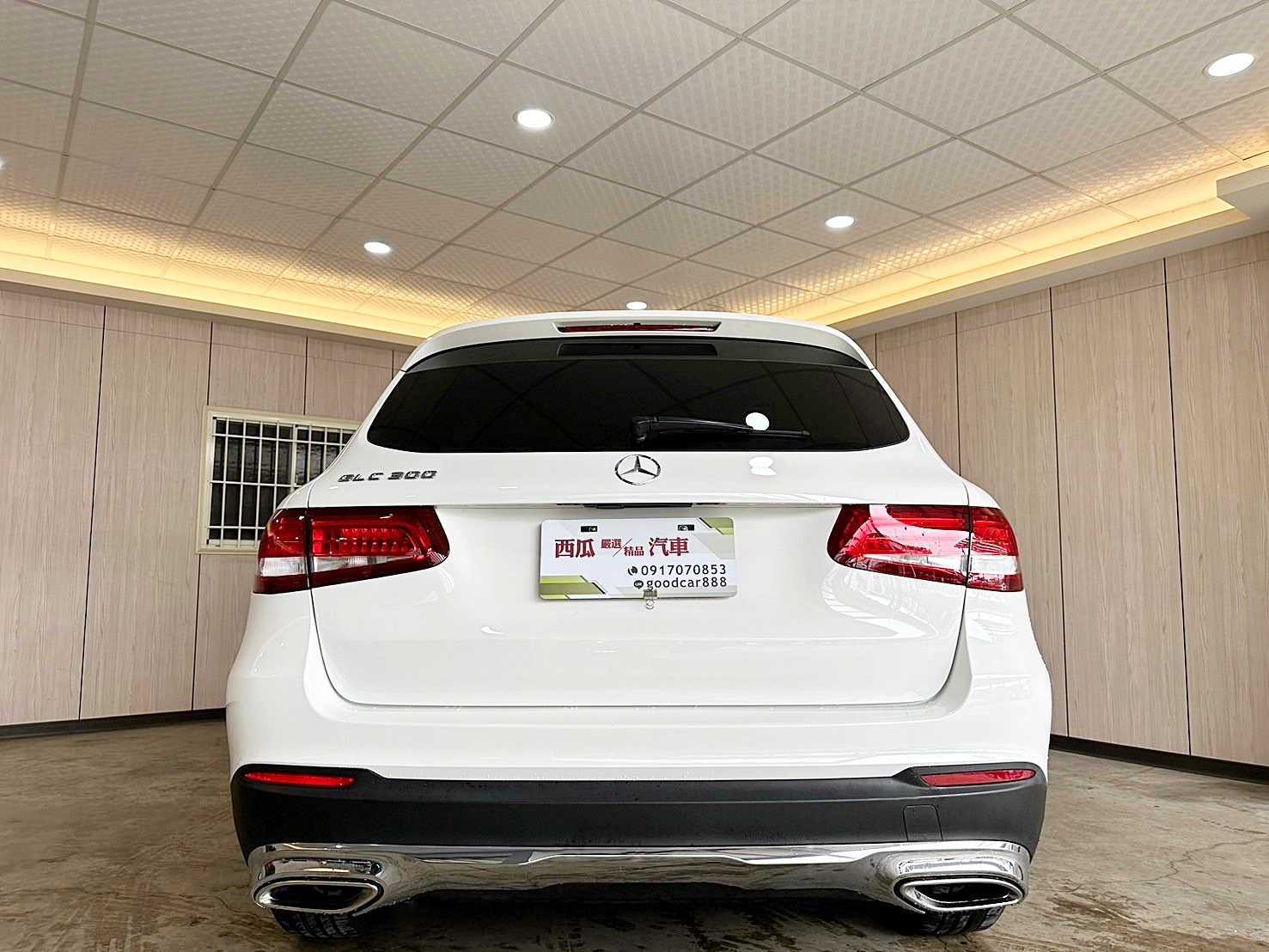 LINE:goodcar888 2017年 BENZ GLC300 2.0 一手車 僅跑十萬  第13張相片
