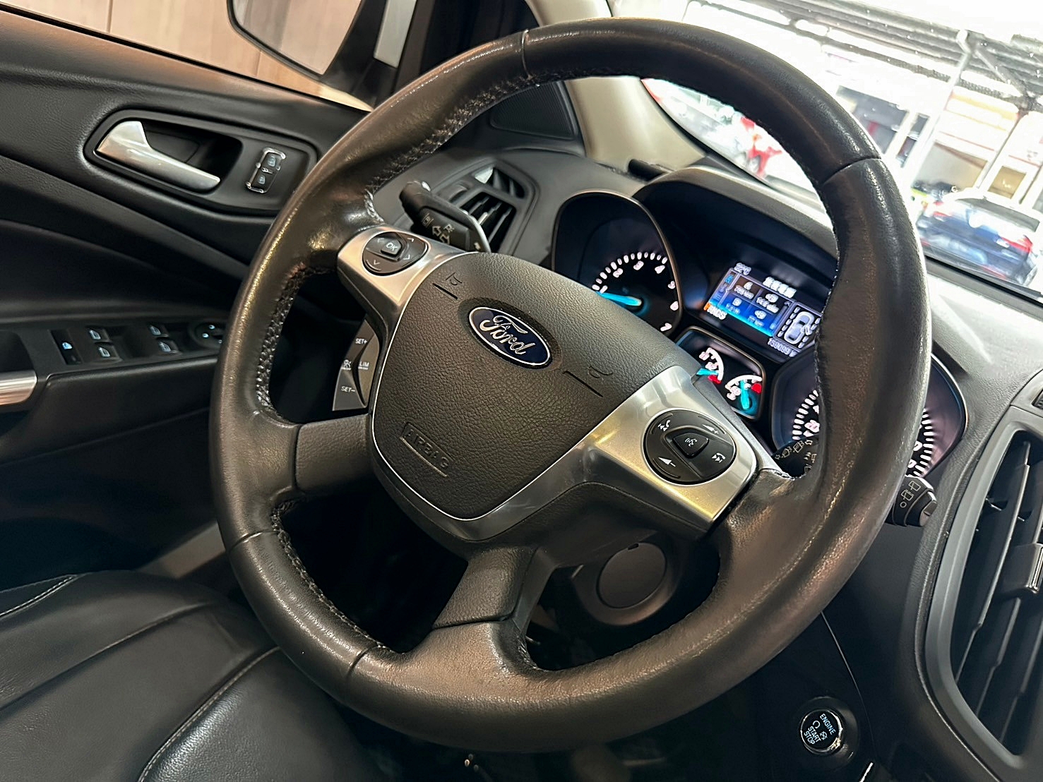 LINE:goodcar888 最頂級 兩年保固 2016年 Ford Kuga 2.0 旗艦型 4WD 新車價120萬 6速手自排 渦輪增壓  第7張相片