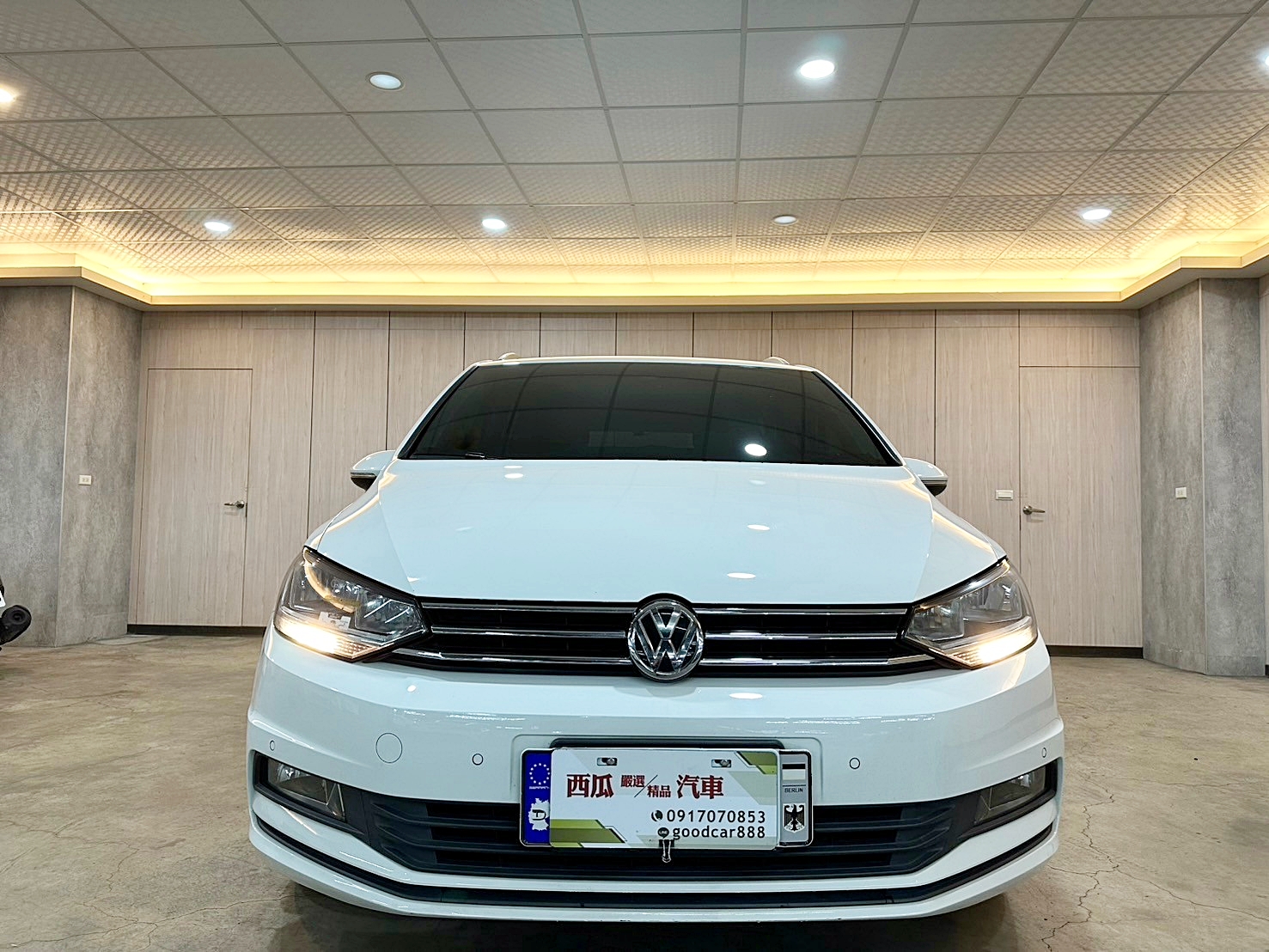 LINE:goodcar888 原廠保養 跑少 2016年 福斯 Touran 280 1.6 新車價124萬 僅跑八萬 全年度稅金只要一萬 雙離合器7速自手排 渦輪增壓 最高一公升可跑19.76km/ltr  第5張相片