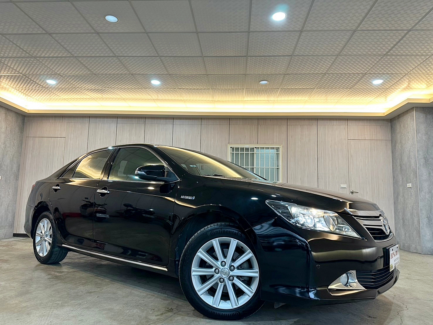 LINE:goodcar888 油電混合 超省油 2012年 Toyota Camry Hybrid-Q 最頂級 新車價140萬 CVT無段變速 自然進氣  第2張相片