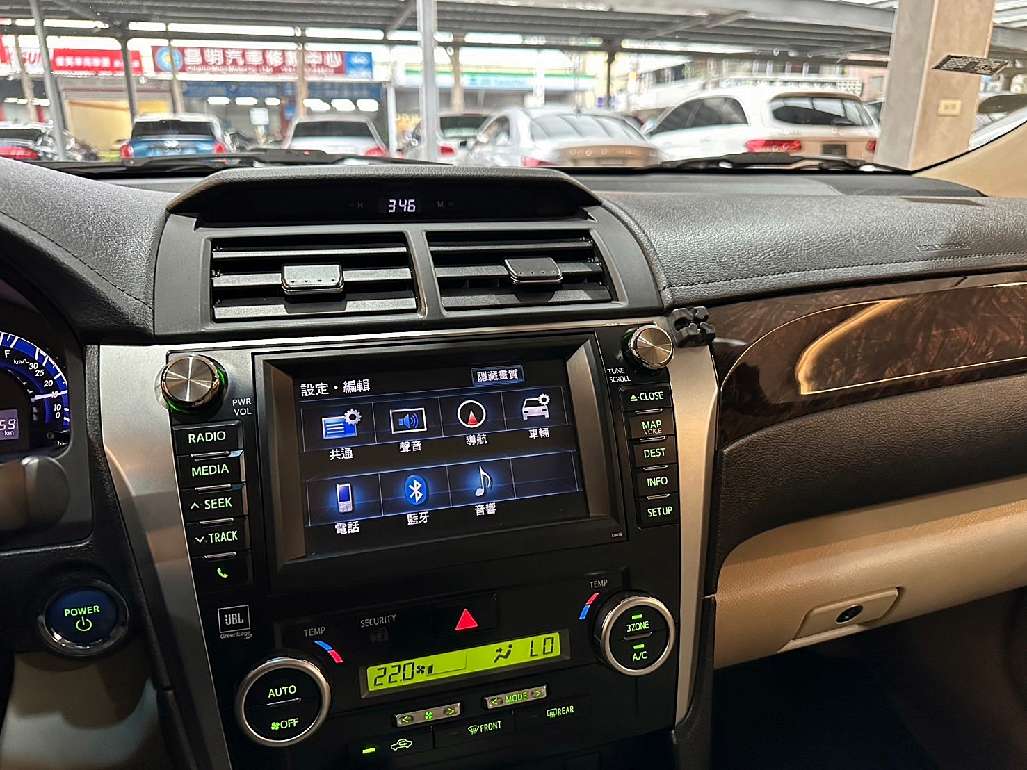 LINE:goodcar888 油電混合 超省油 2012年 Toyota Camry Hybrid-Q 最頂級 新車價140萬 CVT無段變速 自然進氣  第12張相片