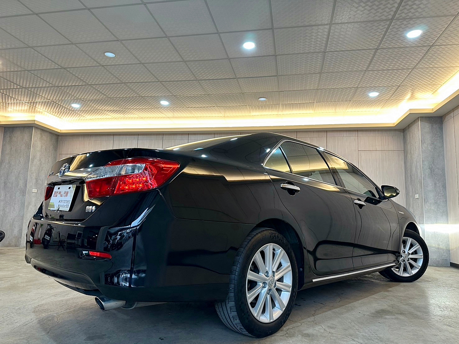 LINE:goodcar888 油電混合 超省油 2012年 Toyota Camry Hybrid-Q 最頂級 新車價140萬 CVT無段變速 自然進氣  第18張相片