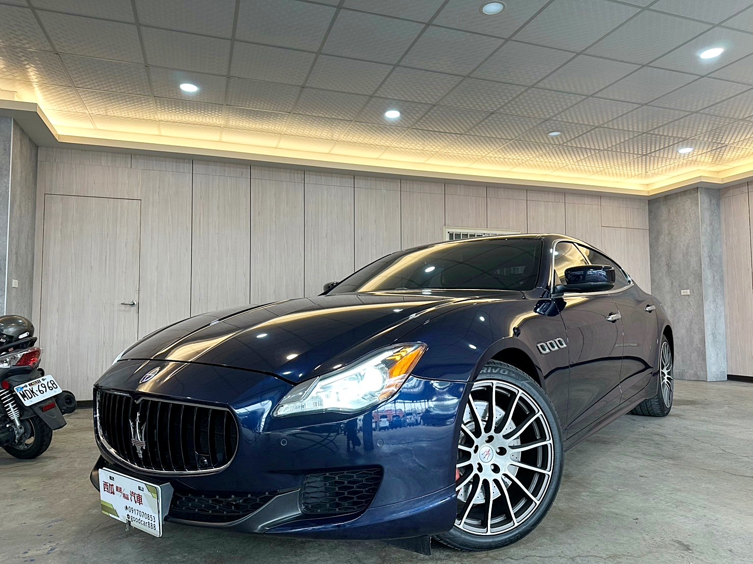 LINE:goodcar888 原廠保養 跑少 2015年 Maserati Quattroporte GTS 3.8 新車價818萬 僅跑12萬 8速手自排 渦輪增壓 最大馬力530hp 3.8升雙渦輪增壓V8引擎  第1張相片