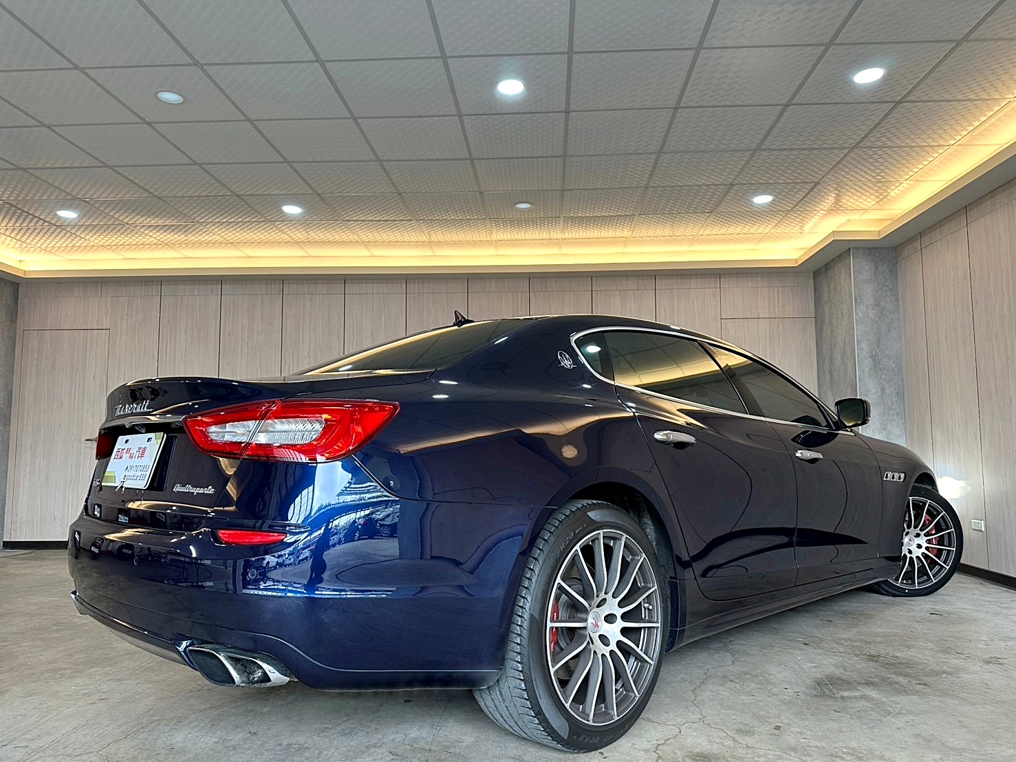 LINE:goodcar888 原廠保養 跑少 2015年 Maserati Quattroporte GTS 3.8 新車價818萬 僅跑12萬 8速手自排 渦輪增壓 最大馬力530hp 3.8升雙渦輪增壓V8引擎  第16張相片