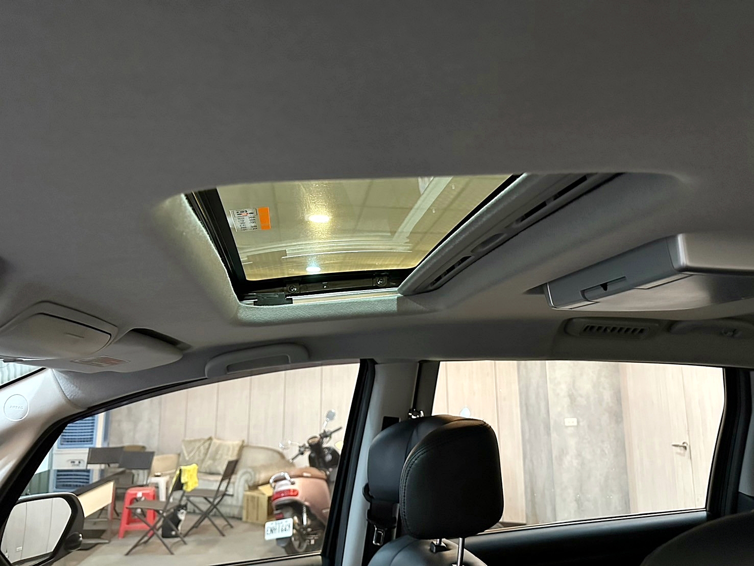 LINE:goodcar888 兩年保固 2015年 Luxgen M7 Turbo 旗艦型 新車價113萬 僅跑五萬 影音升級Android  第5張相片