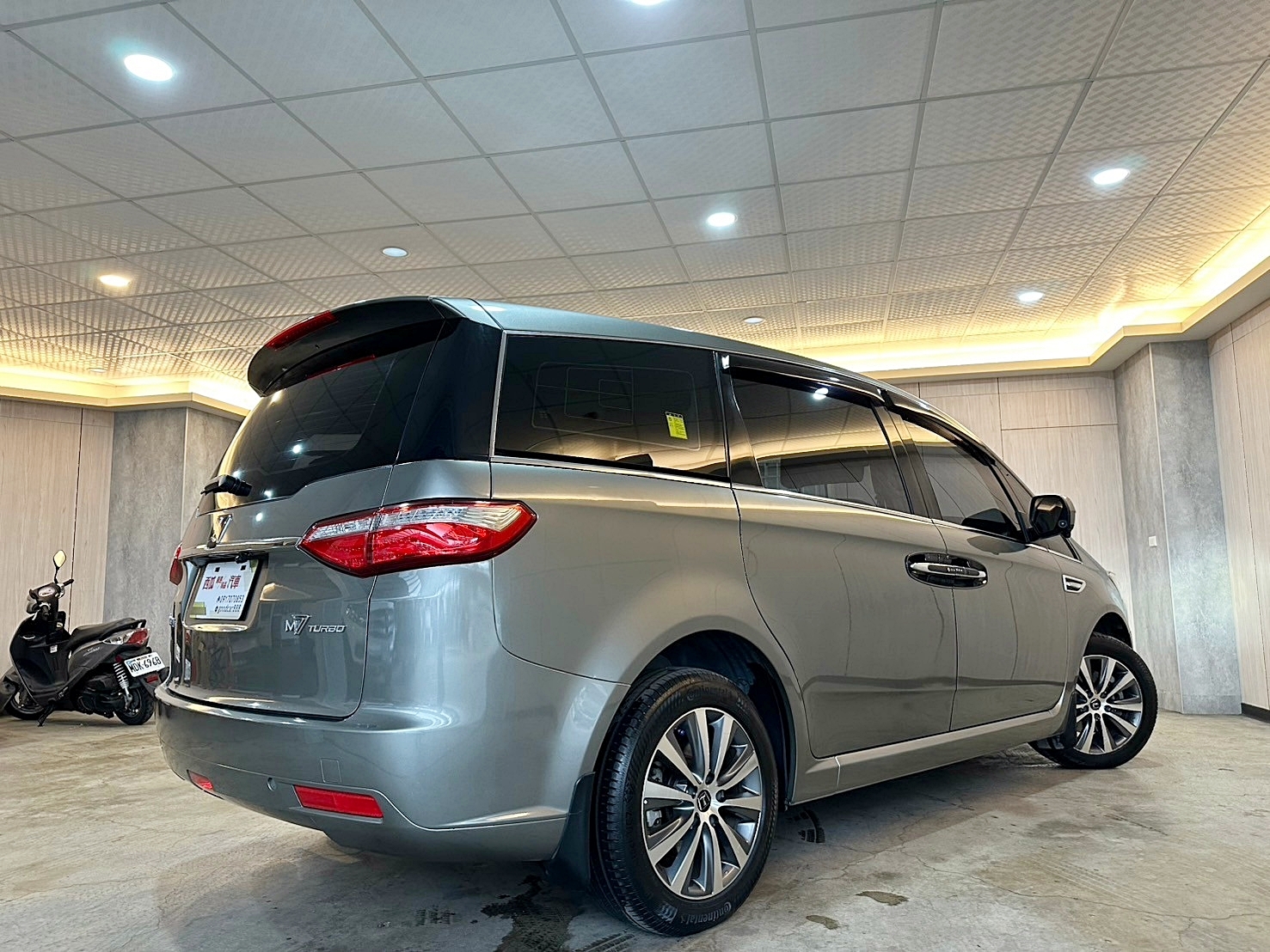 LINE:goodcar888 兩年保固 2015年 Luxgen M7 Turbo 旗艦型 新車價113萬 僅跑五萬 影音升級Android  第14張相片