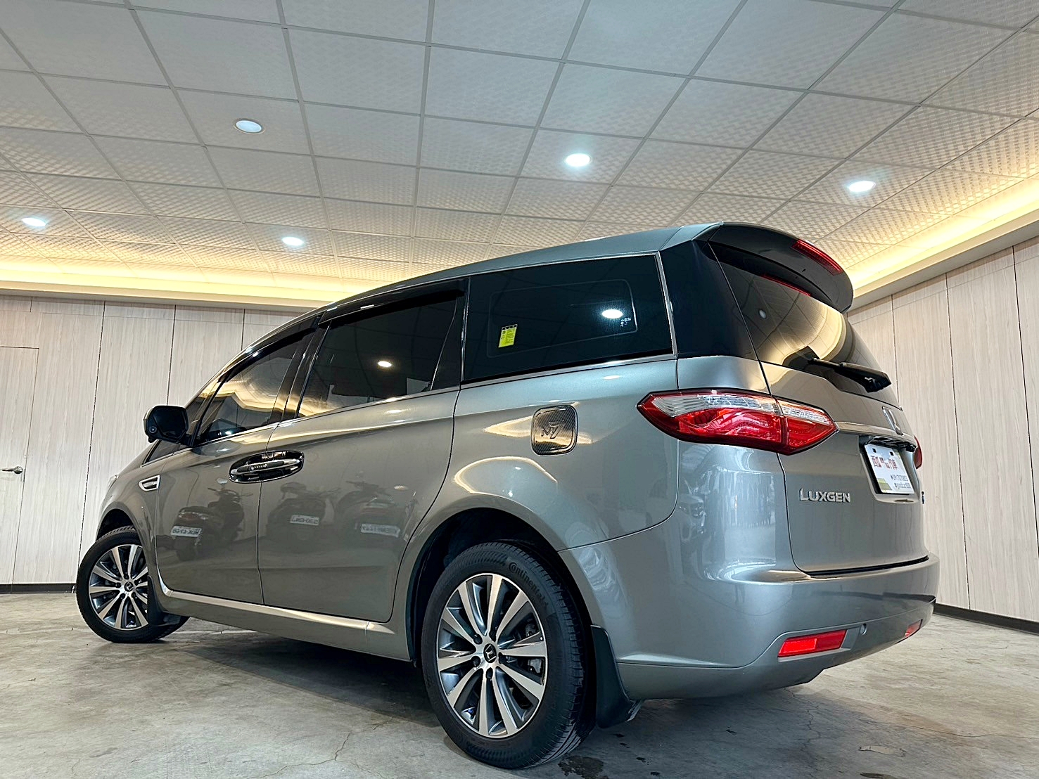 LINE:goodcar888 兩年保固 2015年 Luxgen M7 Turbo 旗艦型 新車價113萬 僅跑五萬 影音升級Android  第16張相片