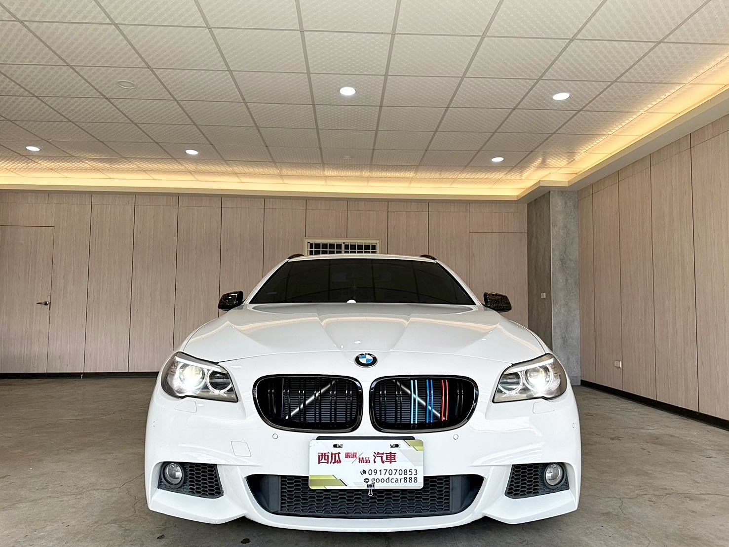 LINE:goodcar888 2011年 BMW 520d Touring 新車價261萬 8速手自排 渦輪增壓 🔥19吋 radi8鋁圈 🔥KT racing 避震器  第4張相片