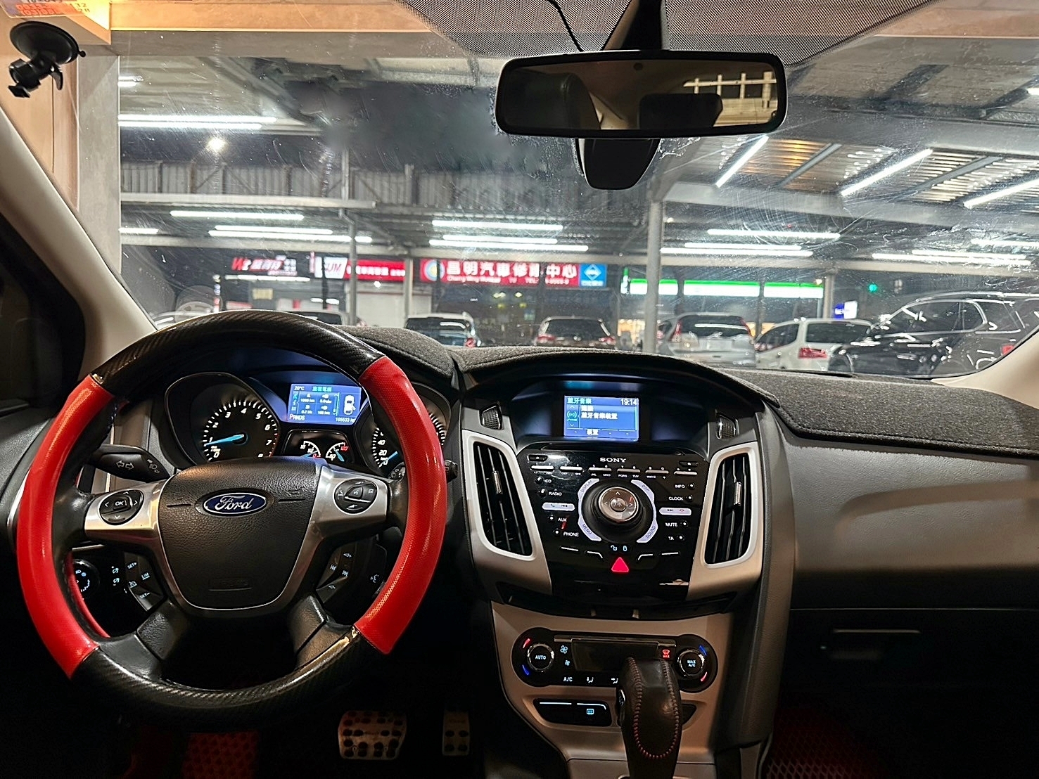 LINE:goodcar888 2014年 Ford Focus 5D 2.0汽油運動型 僅跑十萬 雙離合器6速自手排 自然進氣 全車空力套件 鋁圈 Bc避震器  中尾段  有閥門 炮彈  第6張相片