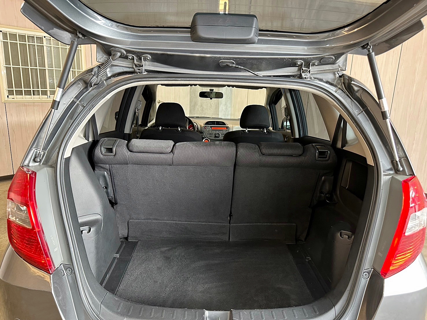 LINE:goodcar888 2012年 Honda Fit 1.5 VTi-S 僅跑九萬 一年跑約七千  第13張相片