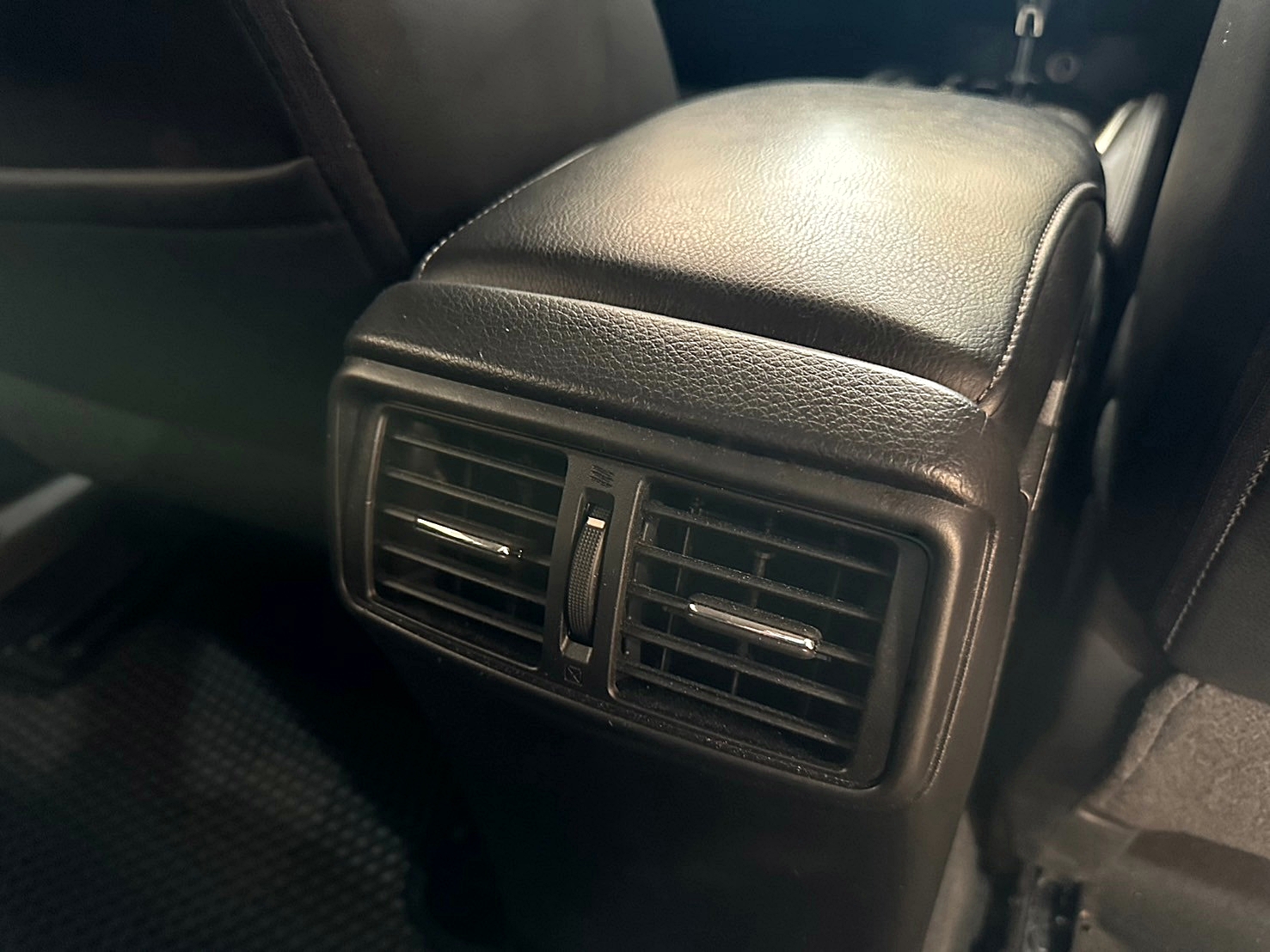 LINE:goodcar888 兩年保固 2015年 Nissan X-Trail 2.0 原廠保養 僅跑八萬 CVT 7速手自排 自然進氣  第14張相片